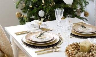 Gold baby! Kersttafel versieren met gouden decoraties