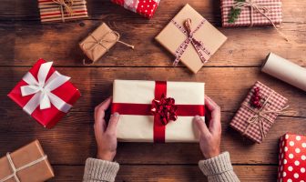 10 last-minute kerstcadeaus waar (bijna) iedereen blij mee is last-minute kerstcadeaus