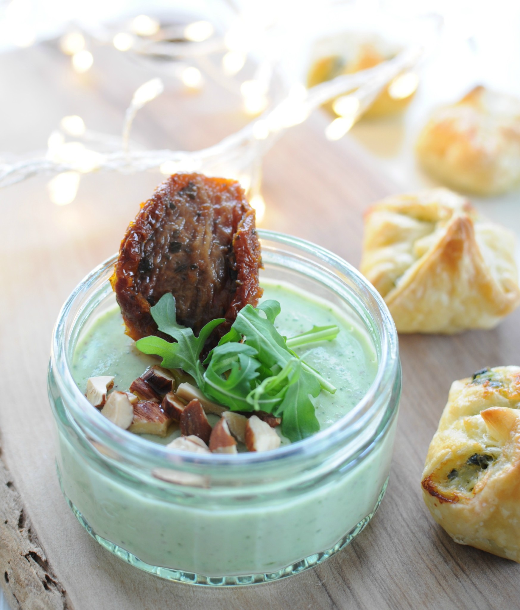 Vegetarisch kerst hartige panna cotta met pesto