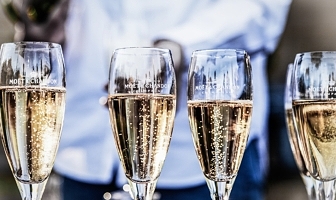 5x heerlijke wijn & champagne om cadeau te doen