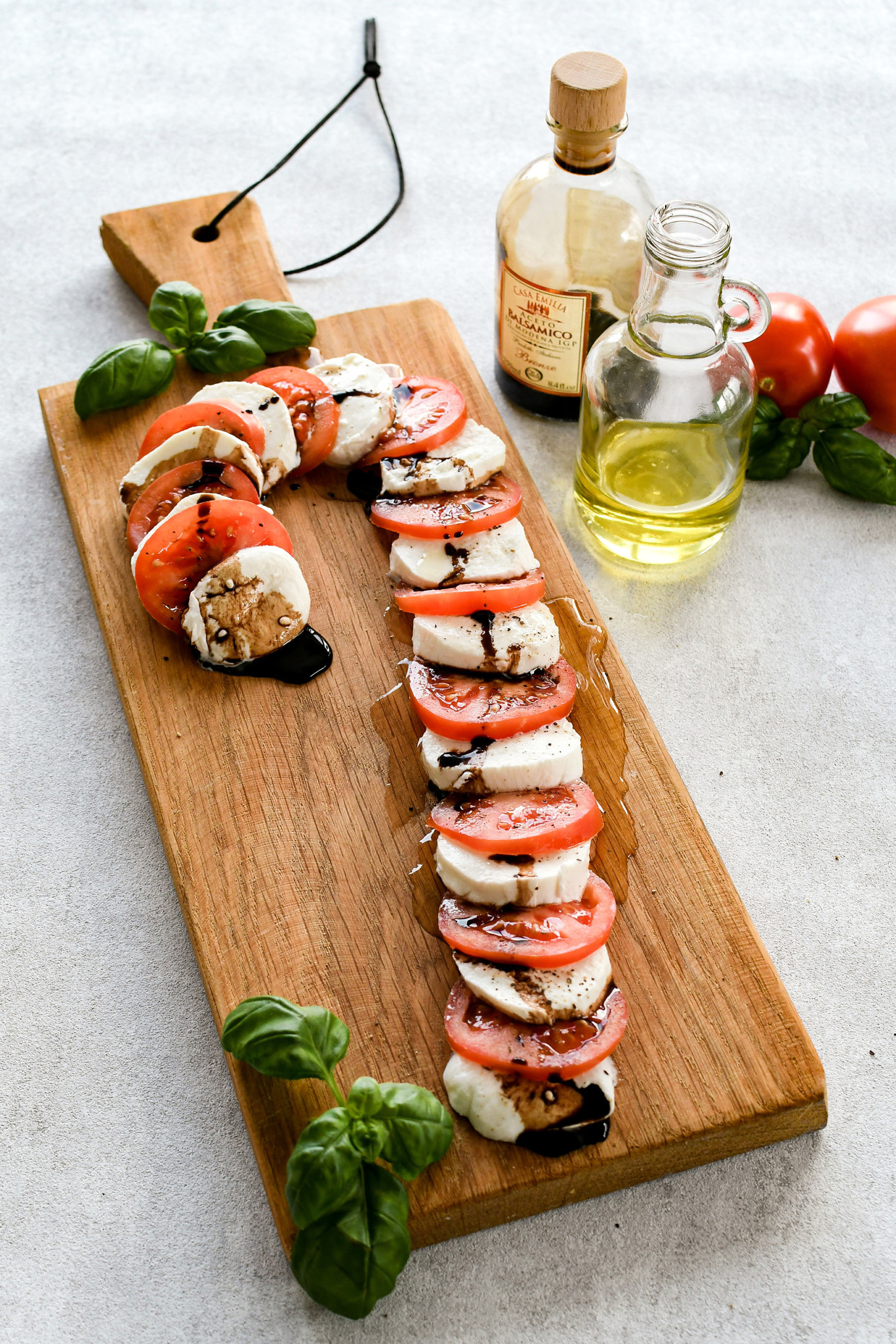 Candy cane caprese met tomaat & mozzarella Christmaholic.nl