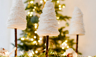 Winterse boompjes maken met wol & takjes