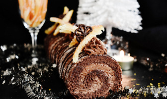 Feestelijke cakerol met chocolade & sinaasappel