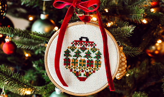 Kerstbal borduren voor in de boom (gratis patroon!)